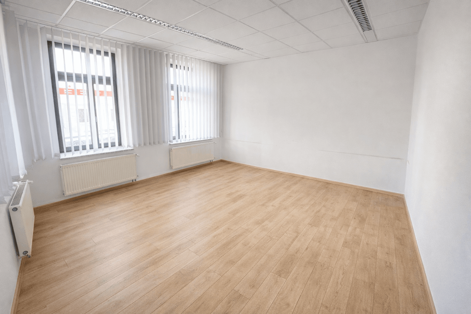 Prenájom kancelárie 170 m², Beethovenstraße 28, Plavno, Sasko Prenájom kancelárie 170 m², Beethovenstraße 28, Plavno, Sasko
