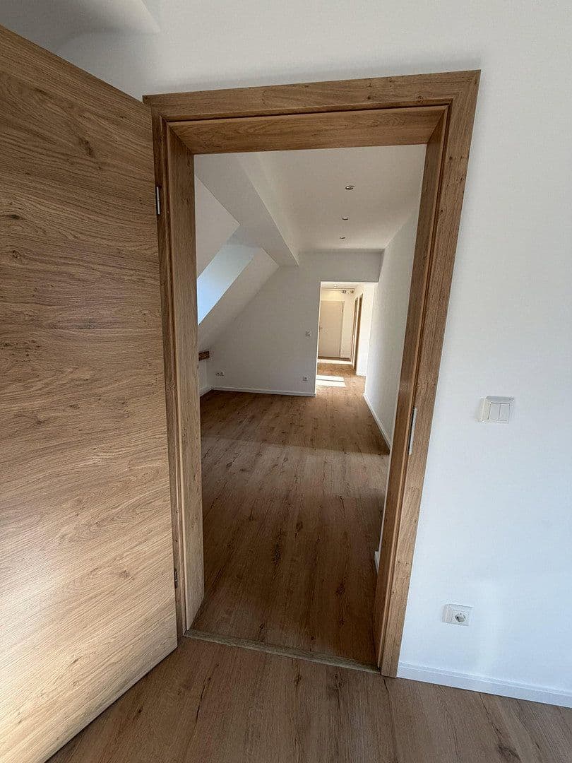 Prenájom bytu 5-izbový 89 m², Hardenbergplatz 8, Nürnberg, Bavorsko Prenájom bytu 5-izbový 89 m², Hardenbergplatz 8, Nürnberg, Bavorsko