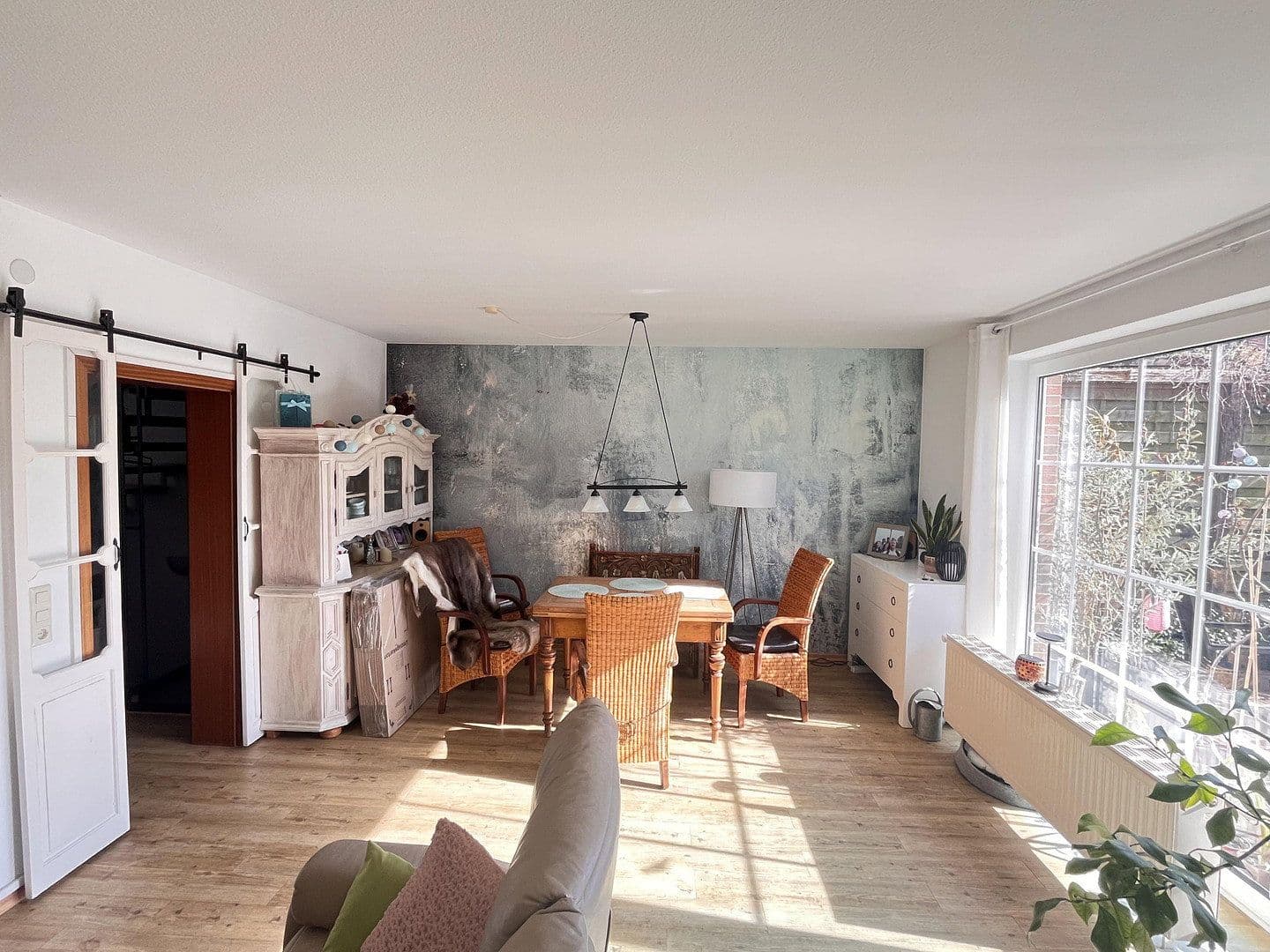 Predaj domu 130 m², pozemek 331 m², Lehrte, Dolné Sasko Predaj domu 130 m², pozemek 331 m², Lehrte, Dolné Sasko