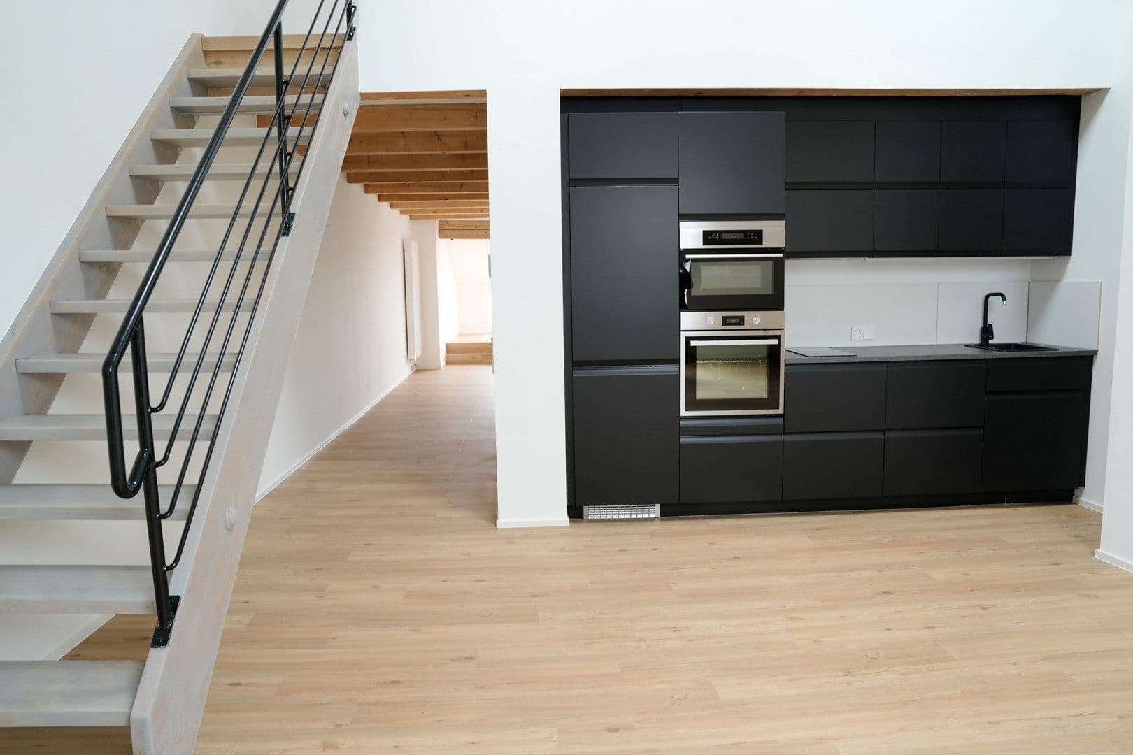 Prenájom bytu 3-izbový 115 m², Kaiserstrasse, Waldshut-Tiengen, Bádensko-Wurttembersko Prenájom bytu 3-izbový 115 m², Kaiserstrasse, Waldshut-Tiengen, Bádensko-Wurttembersko