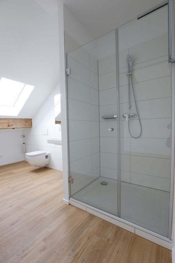 Prenájom bytu 3-izbový 115 m², Kaiserstrasse, Waldshut-Tiengen, Bádensko-Wurttembersko Prenájom bytu 3-izbový 115 m², Kaiserstrasse, Waldshut-Tiengen, Bádensko-Wurttembersko