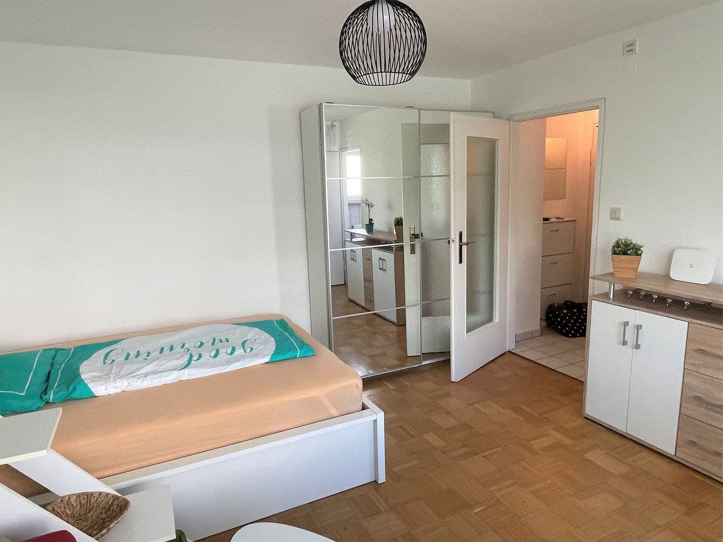 Prenájom bytu 1-izbový 22 m², Stuttgart, Bádensko-Wurttembersko Prenájom bytu 1-izbový 22 m², Stuttgart, Bádensko-Wurttembersko