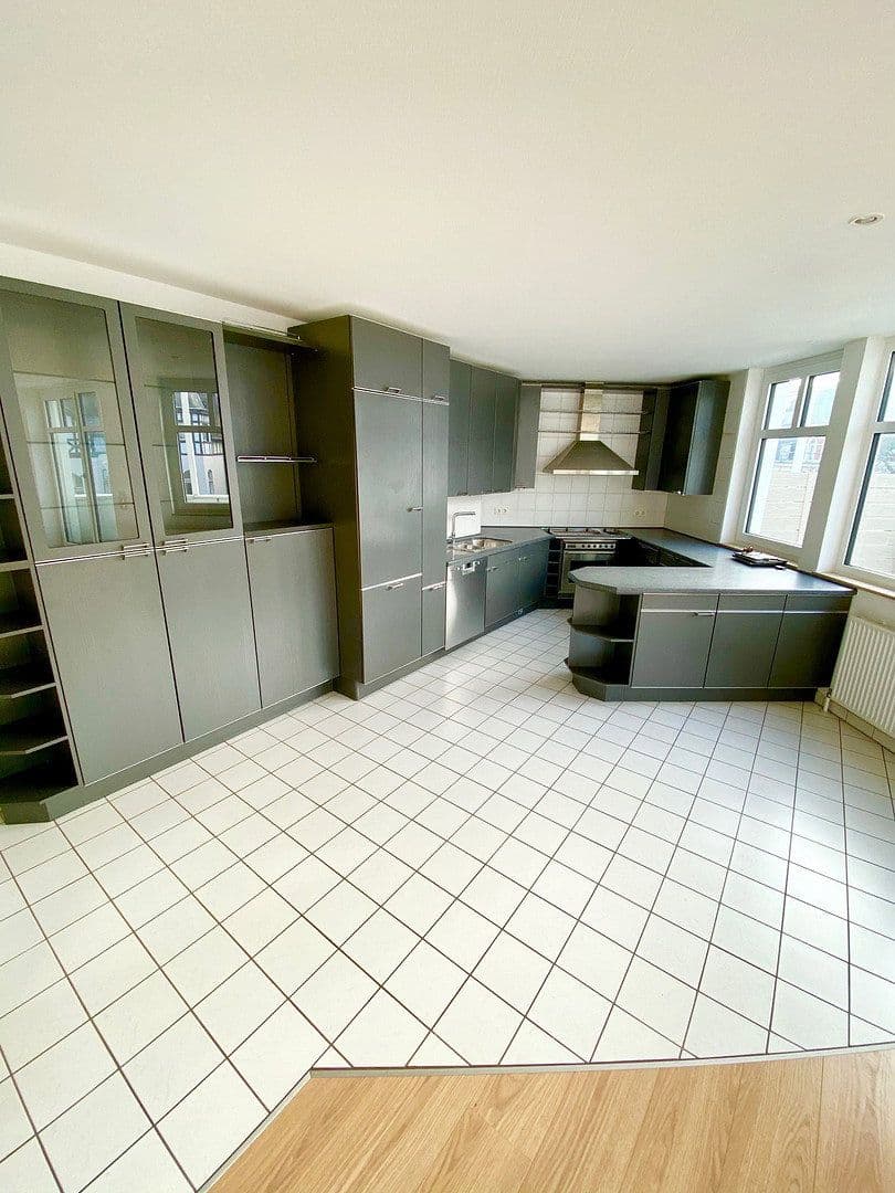 Prenájom bytu 2-izbový 112 m², Detmolder Str. 43, Bielefeld, Severné Porýnie - Westfálsko Prenájom bytu 2-izbový 112 m², Detmolder Str. 43, Bielefeld, Severné Porýnie - Westfálsko