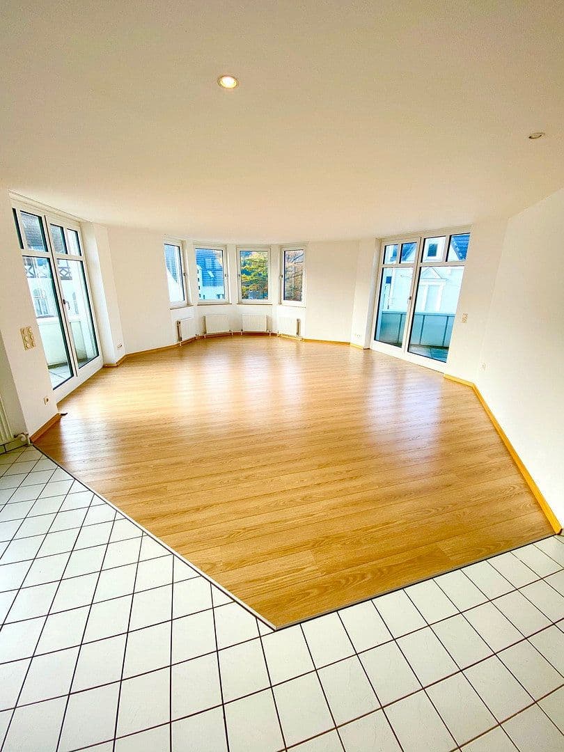 Prenájom bytu 2-izbový 112 m², Detmolder Str. 43, Bielefeld, Severné Porýnie - Westfálsko Prenájom bytu 2-izbový 112 m², Detmolder Str. 43, Bielefeld, Severné Porýnie - Westfálsko