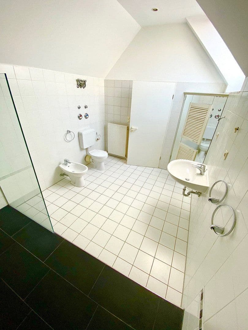 Prenájom bytu 2-izbový 112 m², Detmolder Str. 43, Bielefeld, Severné Porýnie - Westfálsko Prenájom bytu 2-izbový 112 m², Detmolder Str. 43, Bielefeld, Severné Porýnie - Westfálsko