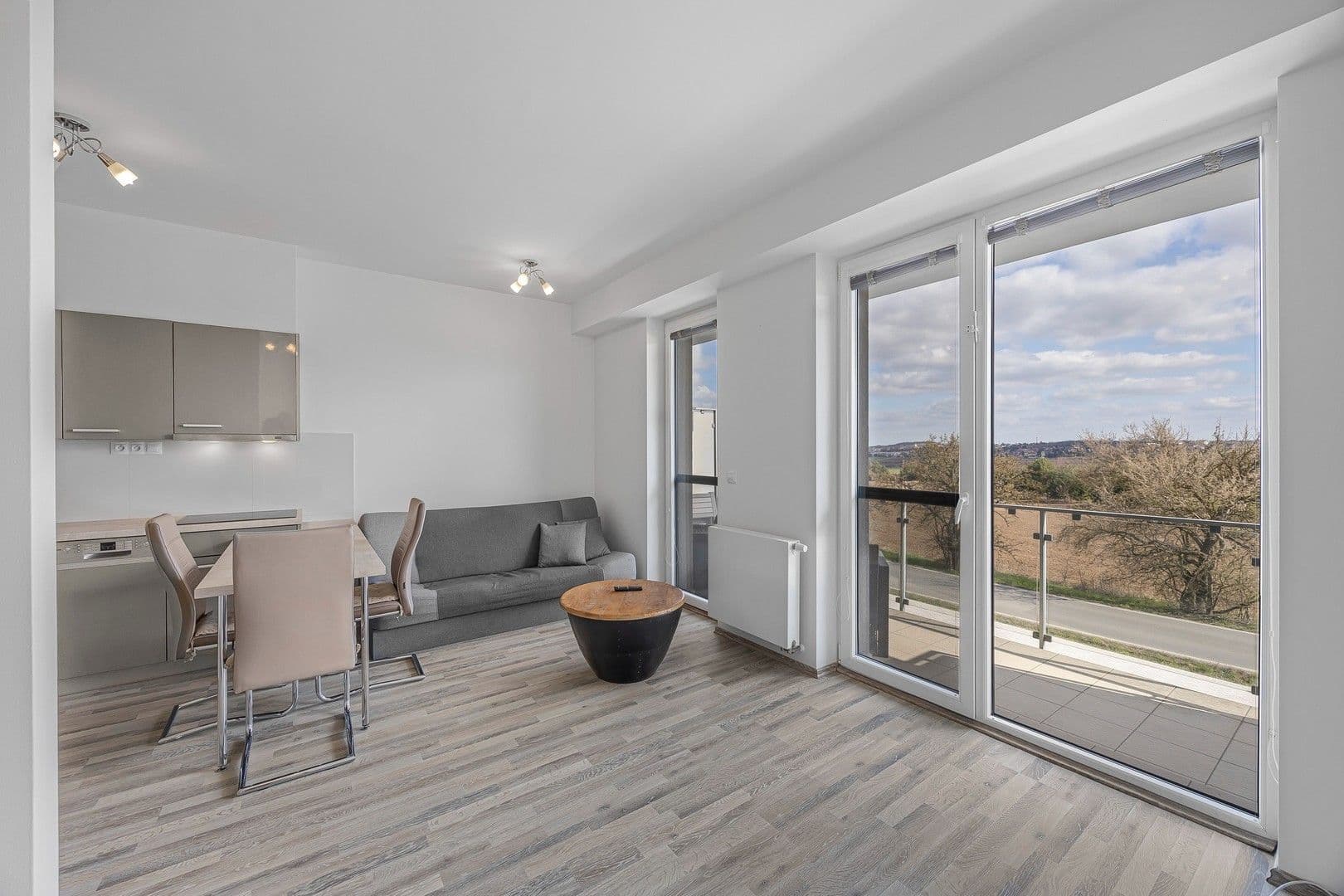 Prenájom bytu 1-izbový 34 m², Emy Destinové, Jinočany, Středočeský kraj Prenájom bytu 1-izbový 34 m², Emy Destinové, Jinočany, Středočeský kraj