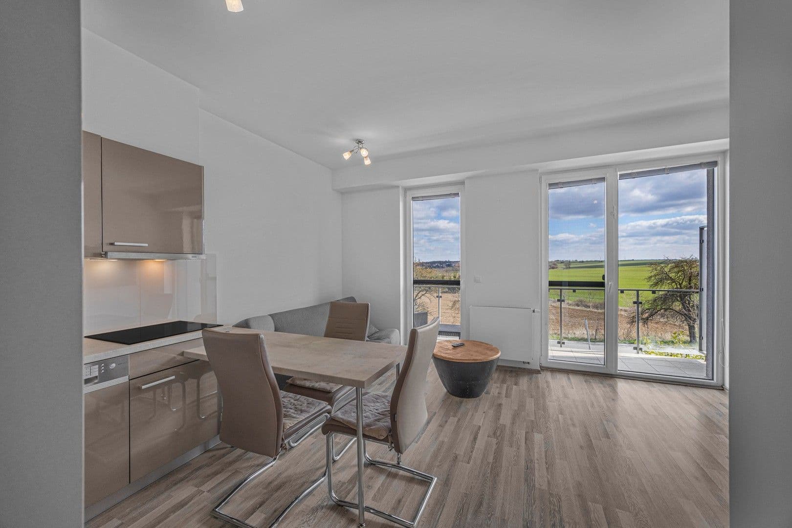 Prenájom bytu 1-izbový 34 m², Emy Destinové, Jinočany, Středočeský kraj Prenájom bytu 1-izbový 34 m², Emy Destinové, Jinočany, Středočeský kraj