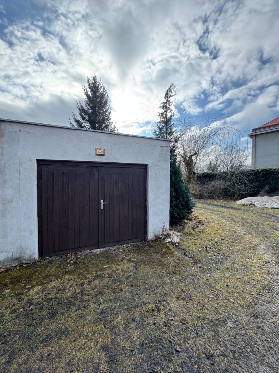 Prenájom garáže 19 m², Fr. Kloze, Kladno, Středočeský kraj Prenájom garáže 19 m², Fr. Kloze, Kladno, Středočeský kraj