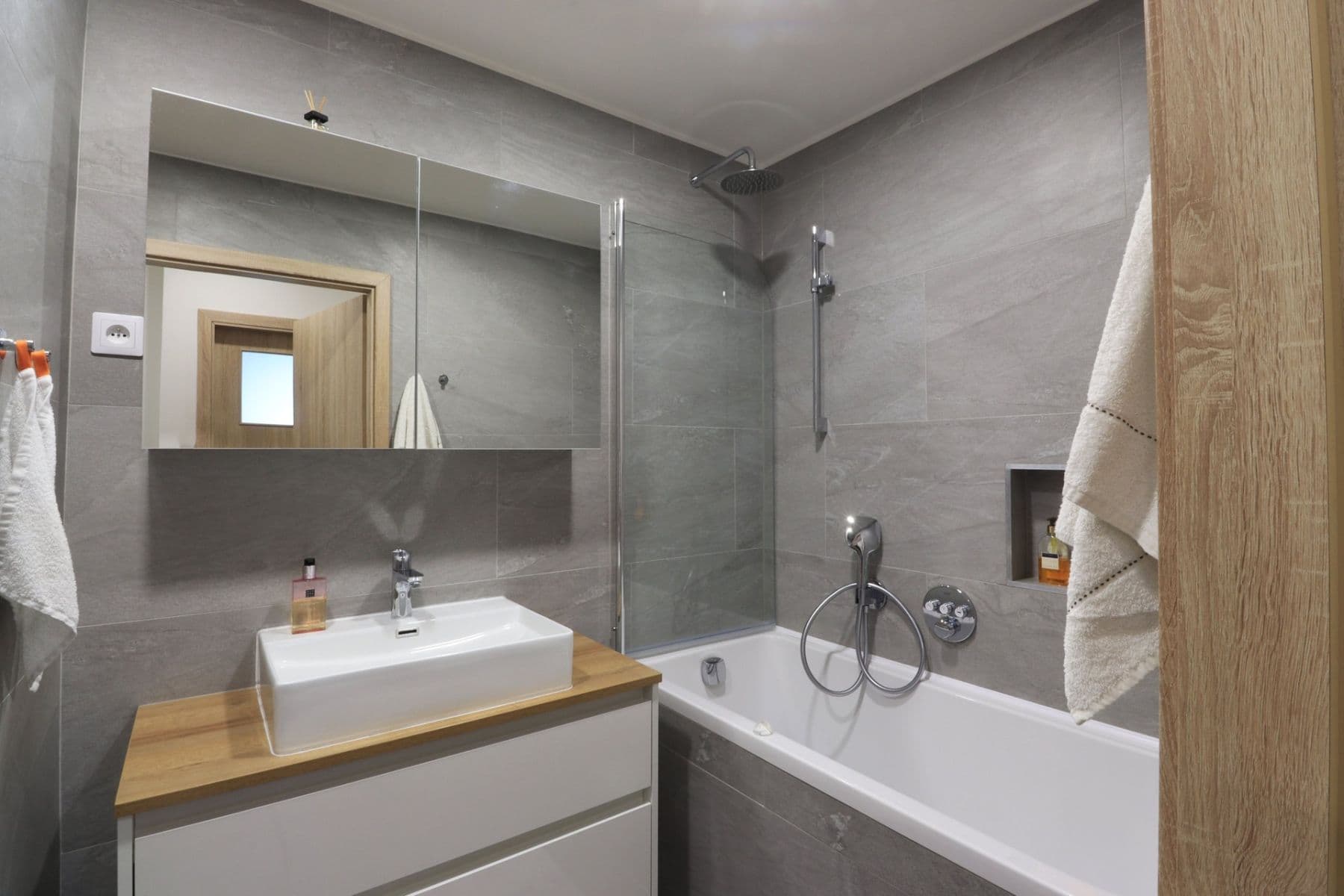 Prenájom bytu 3-izbový 68 m², Vokáčova, Praha, Praha Prenájom bytu 3-izbový 68 m², Vokáčova, Praha, Praha