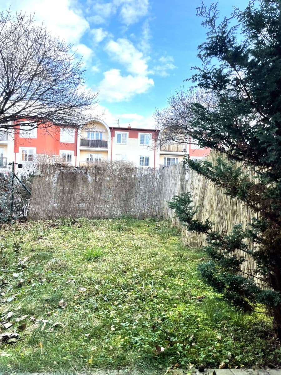 Predaj bytu 1-izbový 45 m², Ve Stromkách, Vestec, Středočeský kraj Predaj bytu 1-izbový 45 m², Ve Stromkách, Vestec, Středočeský kraj