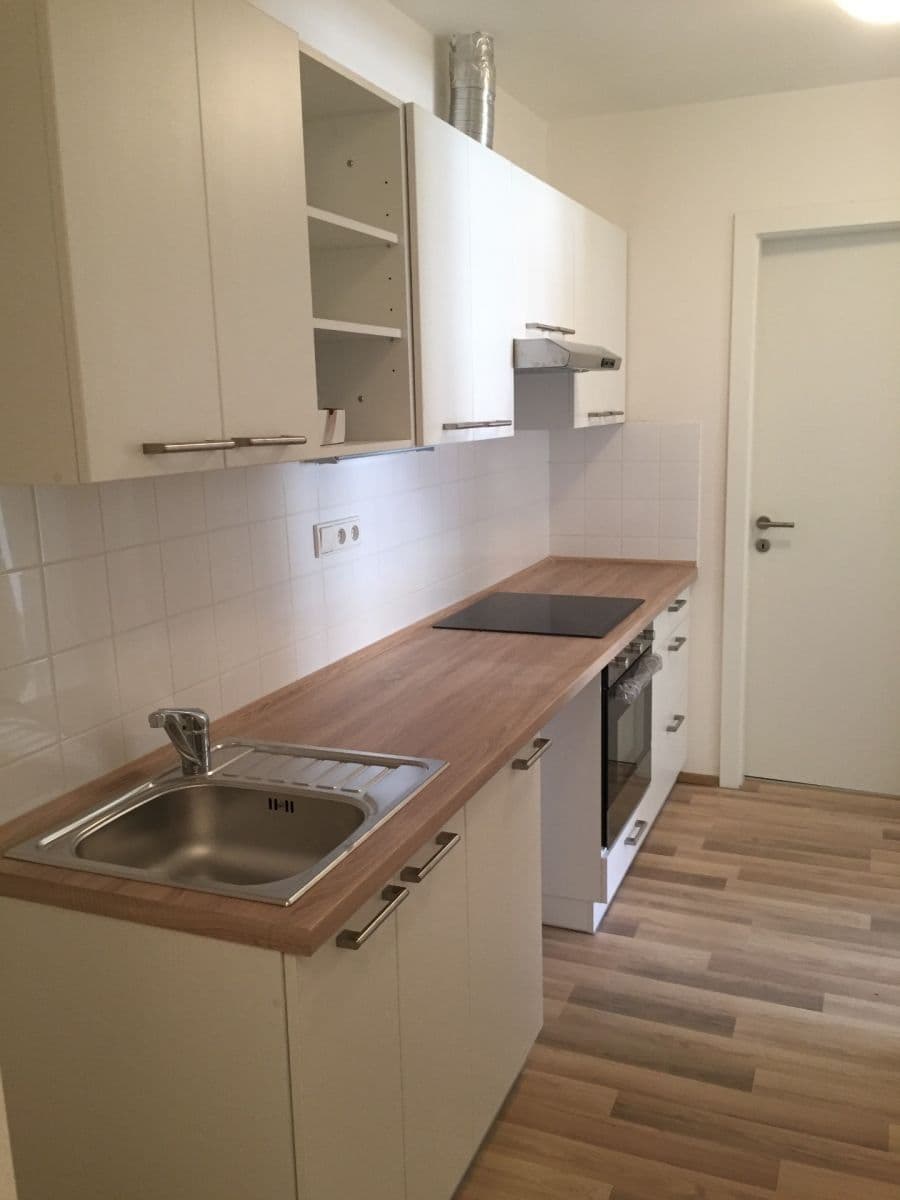 Prenájom bytu 2-izbový 65 m², Na Hutích, Praha, Praha Prenájom bytu 2-izbový 65 m², Na Hutích, Praha, Praha