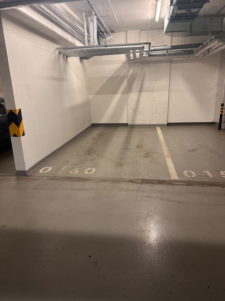 Prenájom garáže 15 m², Krásova, Praha, Praha Prenájom garáže 15 m², Krásova, Praha, Praha