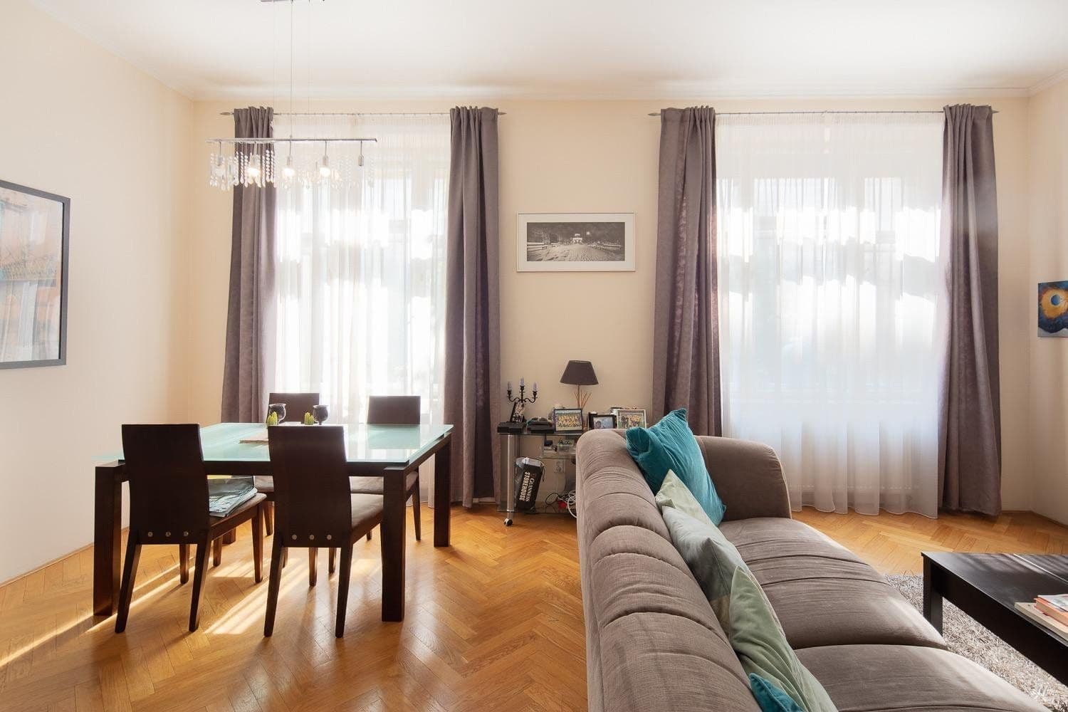 Prenájom bytu, náměstí Jiřího z Poděbrad, Praha, Praha Prenájom bytu, náměstí Jiřího z Poděbrad, Praha, Praha