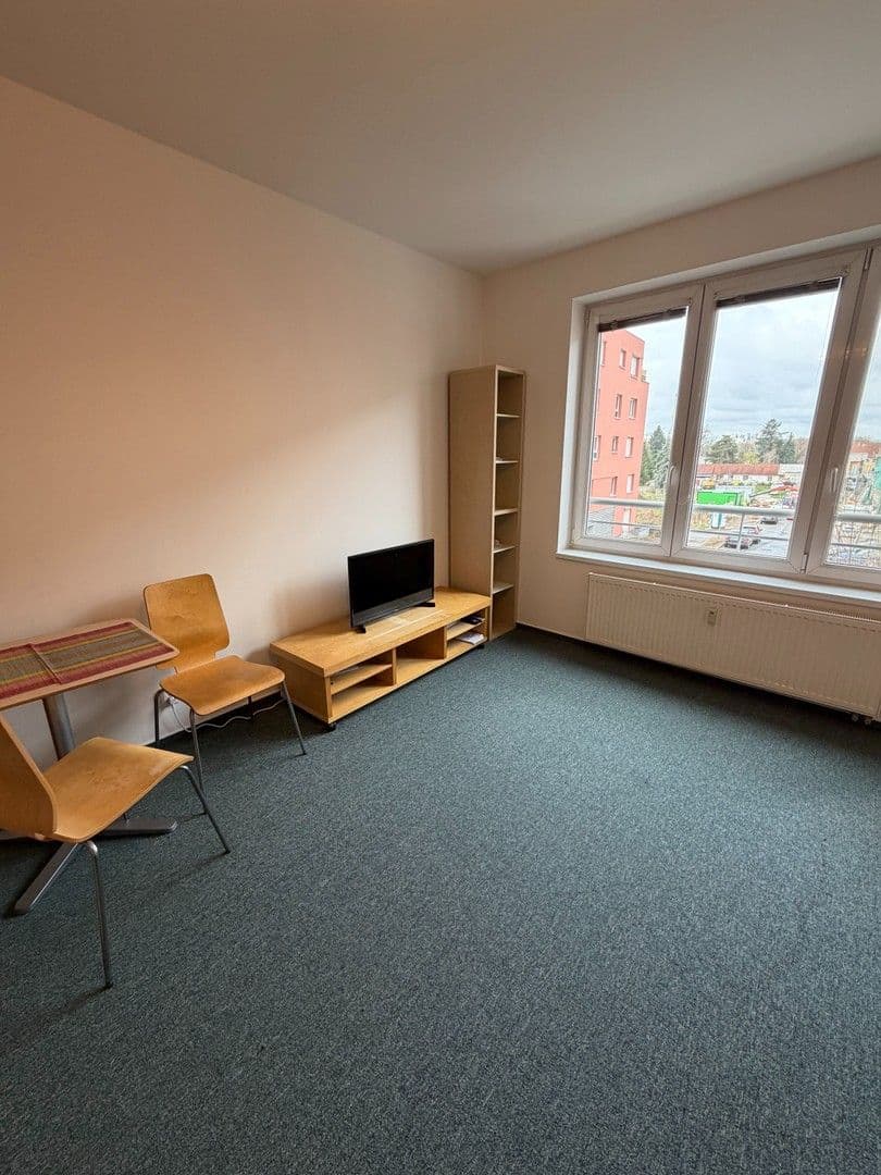 Prenájom bytu 1-izbový 28 m², Mattioliho, Praha, Praha Prenájom bytu 1-izbový 28 m², Mattioliho, Praha, Praha