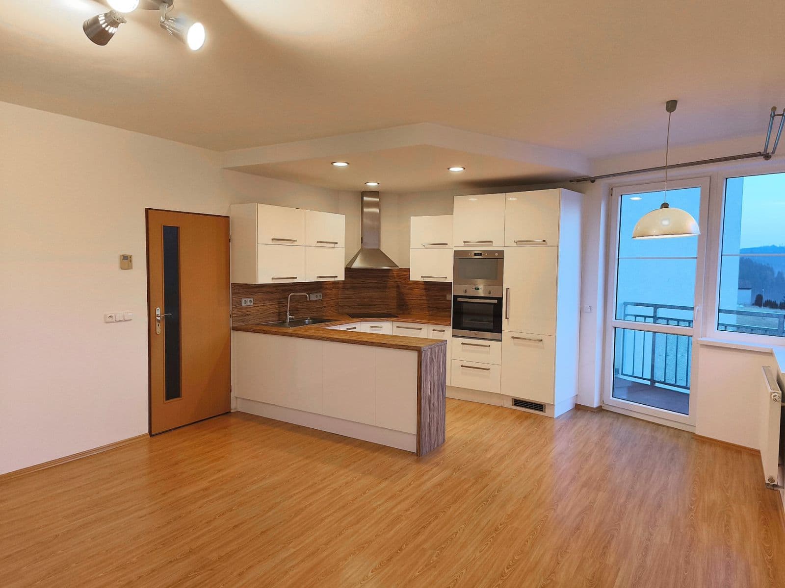 Predaj bytu 2-izbový 57 m², Okrová, Náchod, Královéhradecký kraj Predaj bytu 2-izbový 57 m², Okrová, Náchod, Královéhradecký kraj