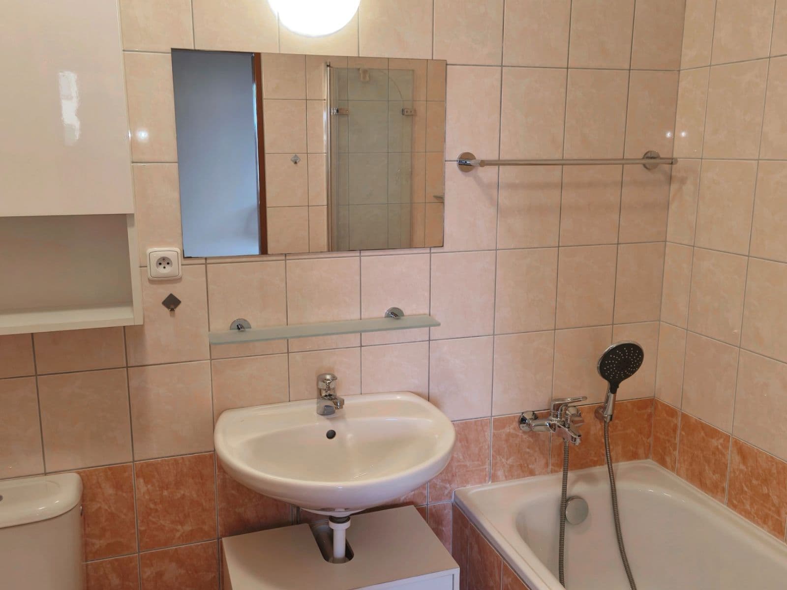 Predaj bytu 2-izbový 57 m², Okrová, Náchod, Královéhradecký kraj Predaj bytu 2-izbový 57 m², Okrová, Náchod, Královéhradecký kraj