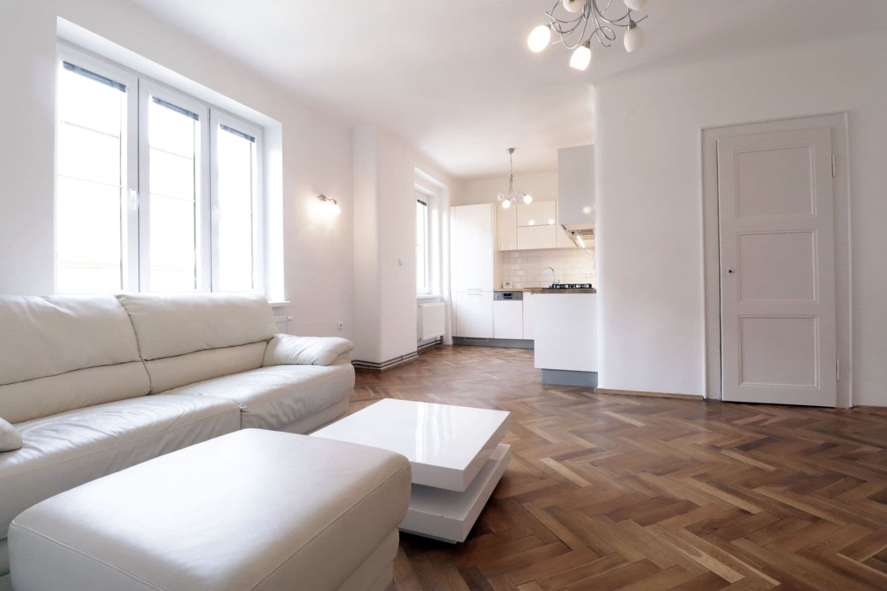 Prenájom bytu 2-izbový 61 m², U průhonu, Praha, Praha Prenájom bytu 2-izbový 61 m², U průhonu, Praha, Praha