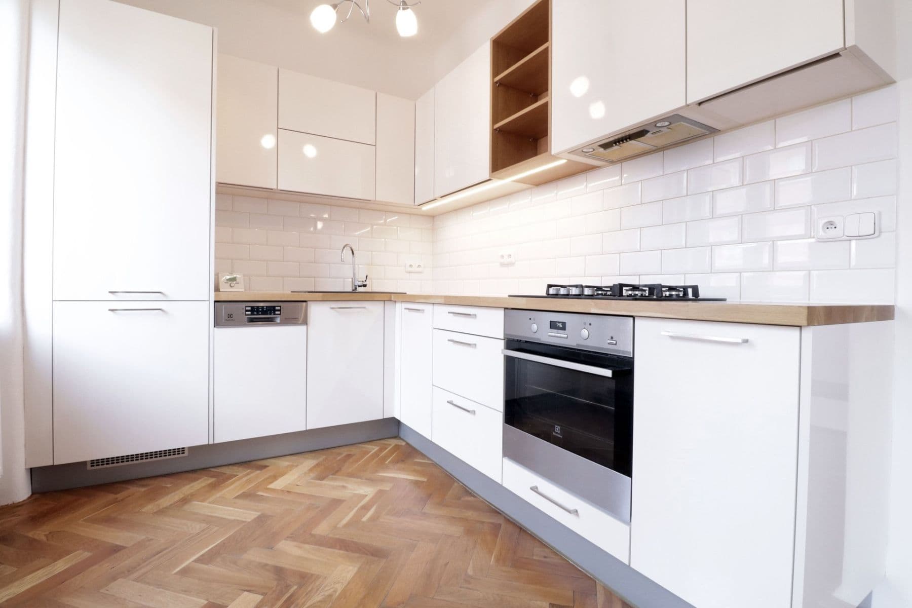 Prenájom bytu 2-izbový 61 m², U průhonu, Praha, Praha Prenájom bytu 2-izbový 61 m², U průhonu, Praha, Praha