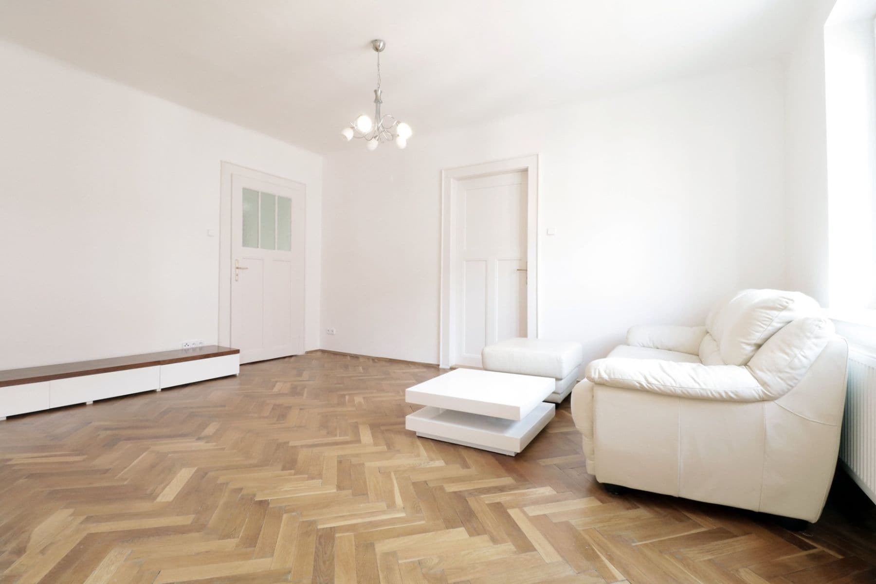 Prenájom bytu 2-izbový 61 m², U průhonu, Praha, Praha Prenájom bytu 2-izbový 61 m², U průhonu, Praha, Praha
