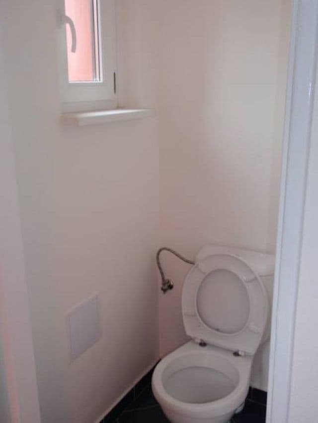 Prenájom bytu 1-izbový 25 m², Pod Sychrovem Ⅰ, Praha, Praha Prenájom bytu 1-izbový 25 m², Pod Sychrovem Ⅰ, Praha, Praha