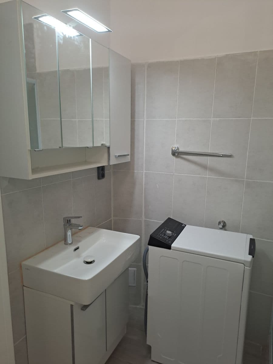 Prenájom bytu 2-izbový 72 m², Sokolovská, Praha, Praha Prenájom bytu 2-izbový 72 m², Sokolovská, Praha, Praha