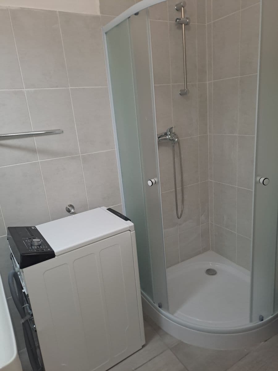 Prenájom bytu 2-izbový 72 m², Sokolovská, Praha, Praha Prenájom bytu 2-izbový 72 m², Sokolovská, Praha, Praha