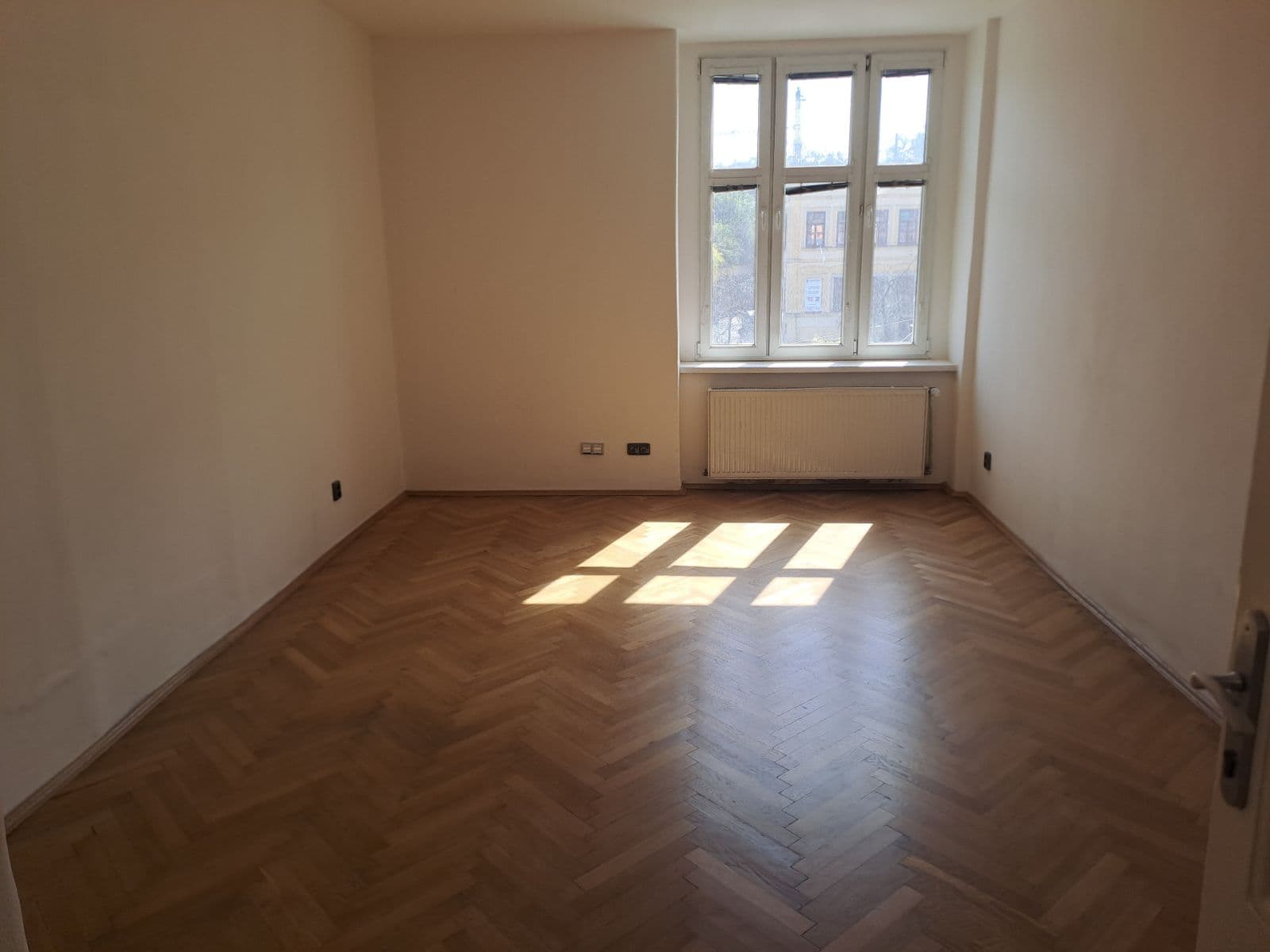 Prenájom bytu 2-izbový 72 m², Sokolovská, Praha, Praha Prenájom bytu 2-izbový 72 m², Sokolovská, Praha, Praha