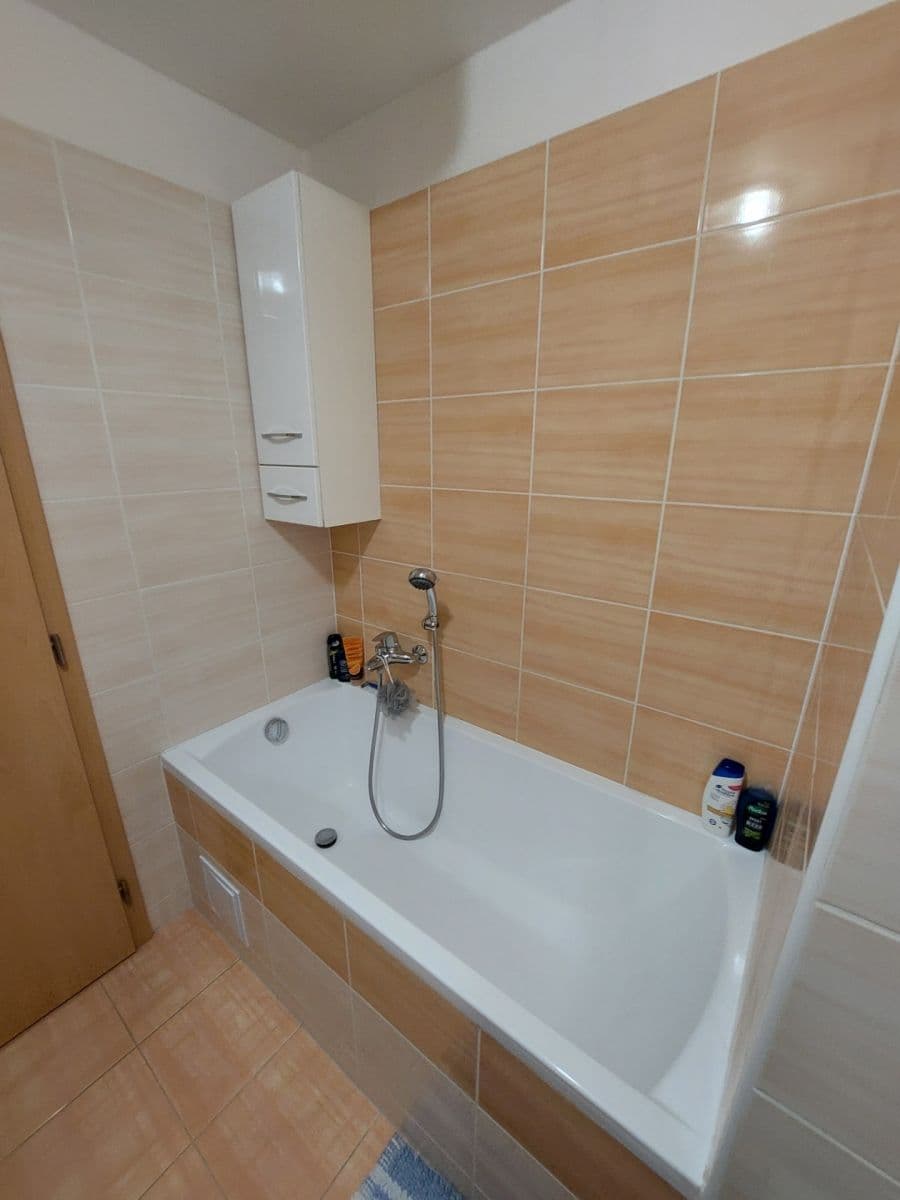 Predaj bytu 1-izbový 34 m², Svatojánská, Hradec Králové, Královéhradecký kraj Predaj bytu 1-izbový 34 m², Svatojánská, Hradec Králové, Královéhradecký kraj