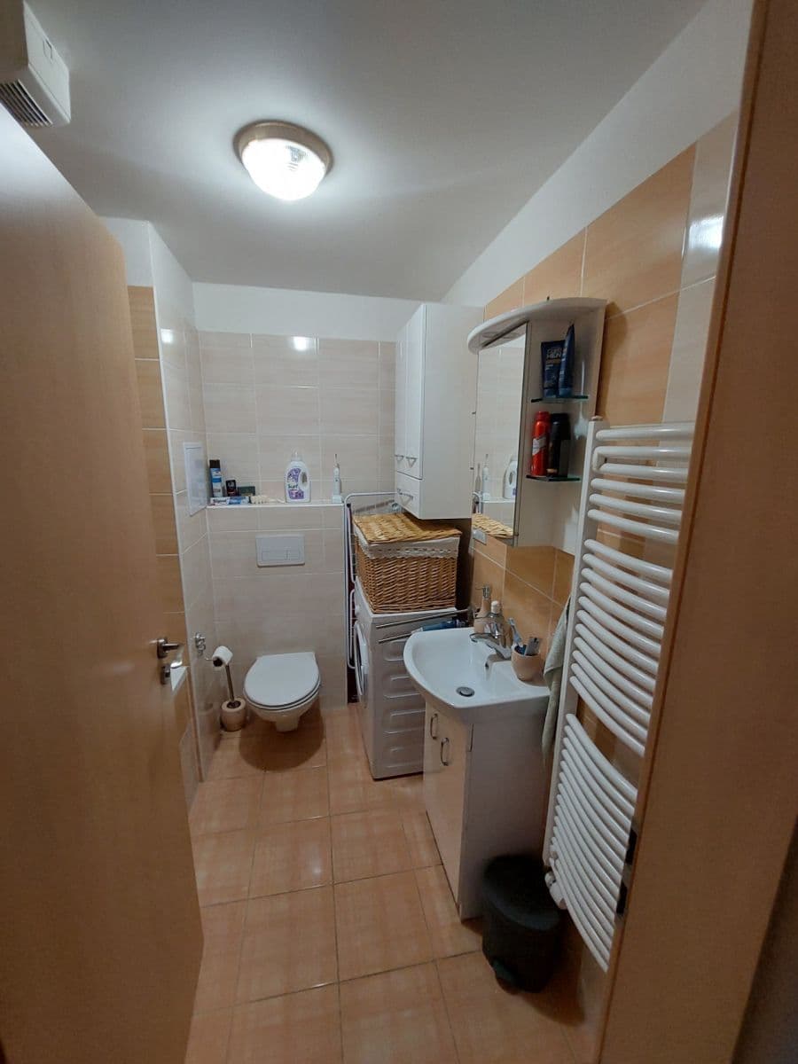 Predaj bytu 1-izbový 34 m², Svatojánská, Hradec Králové, Královéhradecký kraj Predaj bytu 1-izbový 34 m², Svatojánská, Hradec Králové, Královéhradecký kraj