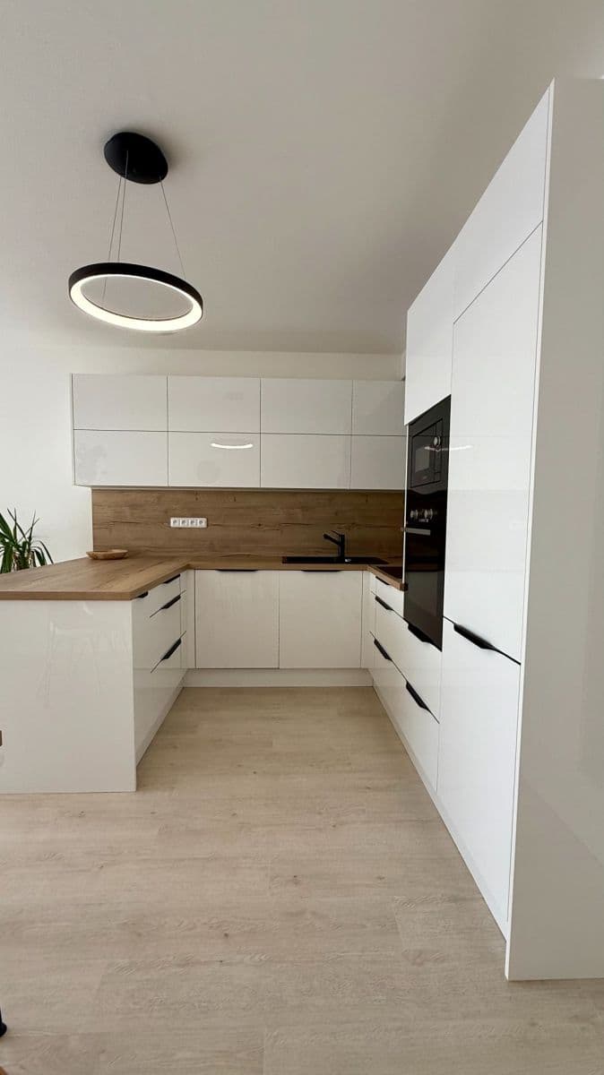 Predaj bytu 3-izbový 70 m², Františka Jelena, České Budějovice, Jihočeský kraj Predaj bytu 3-izbový 70 m², Františka Jelena, České Budějovice, Jihočeský kraj