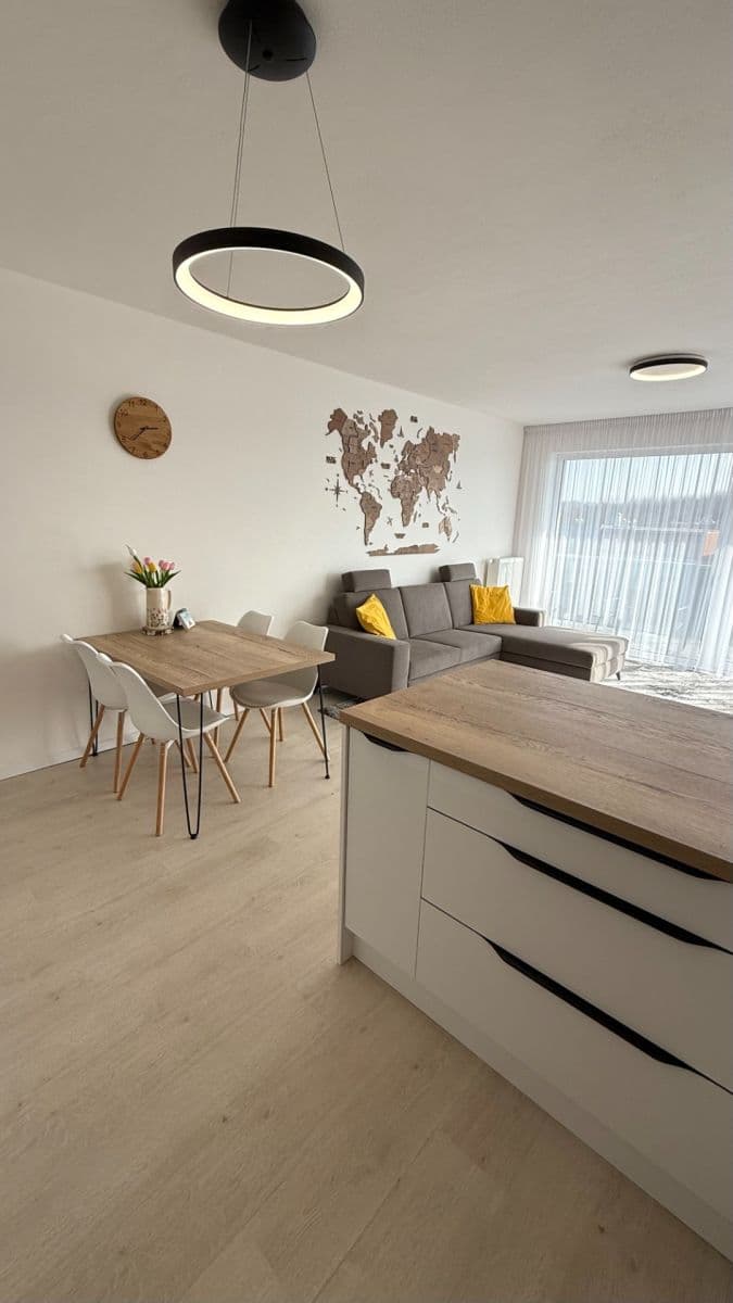 Predaj bytu 3-izbový 70 m², Františka Jelena, České Budějovice, Jihočeský kraj Predaj bytu 3-izbový 70 m², Františka Jelena, České Budějovice, Jihočeský kraj