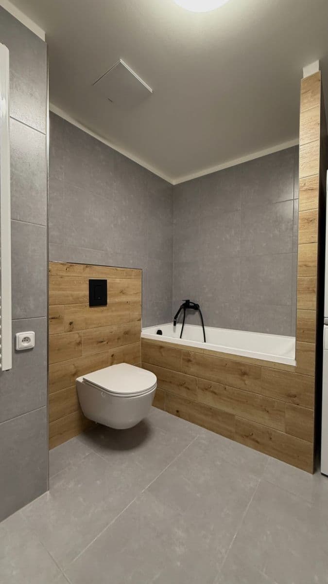 Predaj bytu 3-izbový 70 m², Františka Jelena, České Budějovice, Jihočeský kraj Predaj bytu 3-izbový 70 m², Františka Jelena, České Budějovice, Jihočeský kraj