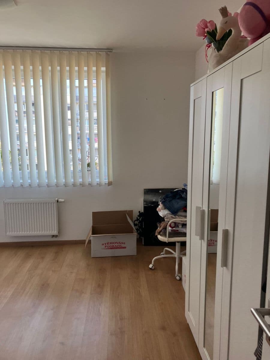 Prenájom bytu 3-izbový 70 m², Rižská, Praha, Praha Prenájom bytu 3-izbový 70 m², Rižská, Praha, Praha