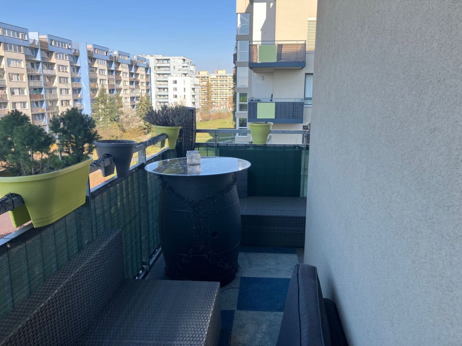 Prenájom bytu 3-izbový 70 m², Rižská, Praha, Praha Prenájom bytu 3-izbový 70 m², Rižská, Praha, Praha