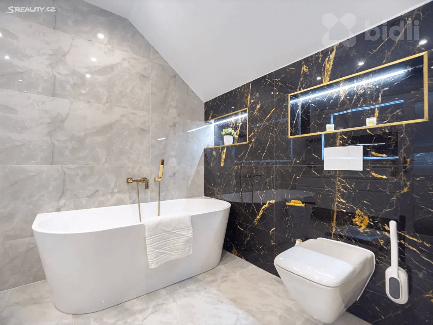 Predaj domu 189 m², pozemek 1.140 m², Zlatá, Středočeský kraj Predaj domu 189 m², pozemek 1.140 m², Zlatá, Středočeský kraj