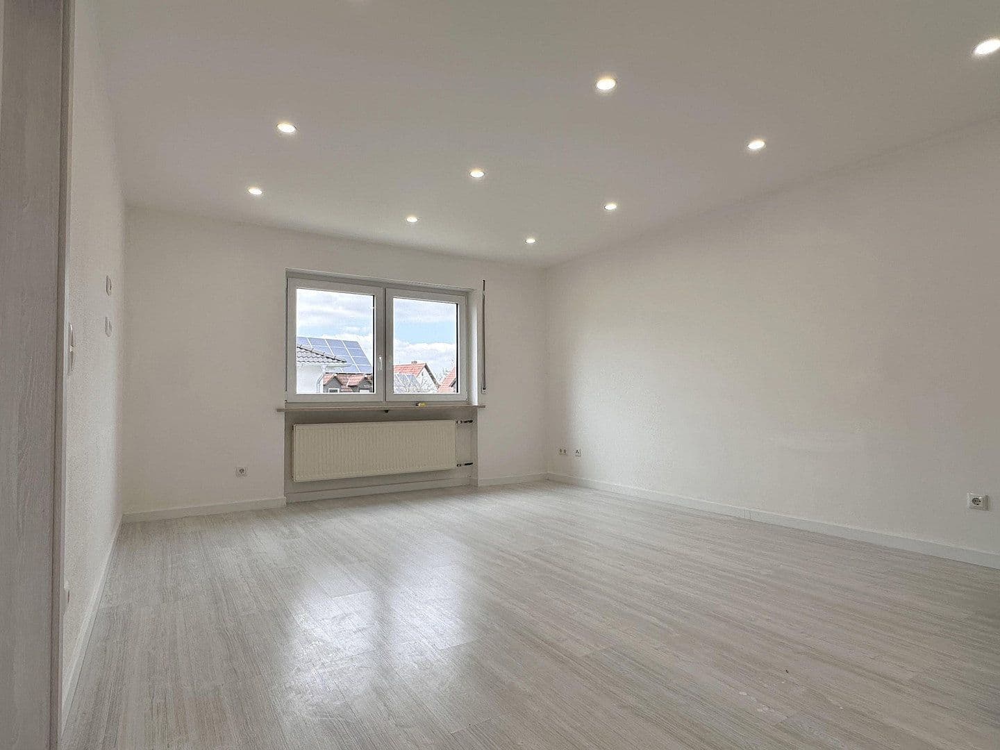 Prenájom bytu 4-izbový 100 m², Moosburg a. d. Isar, Bavorsko Prenájom bytu 4-izbový 100 m², Moosburg a. d. Isar, Bavorsko