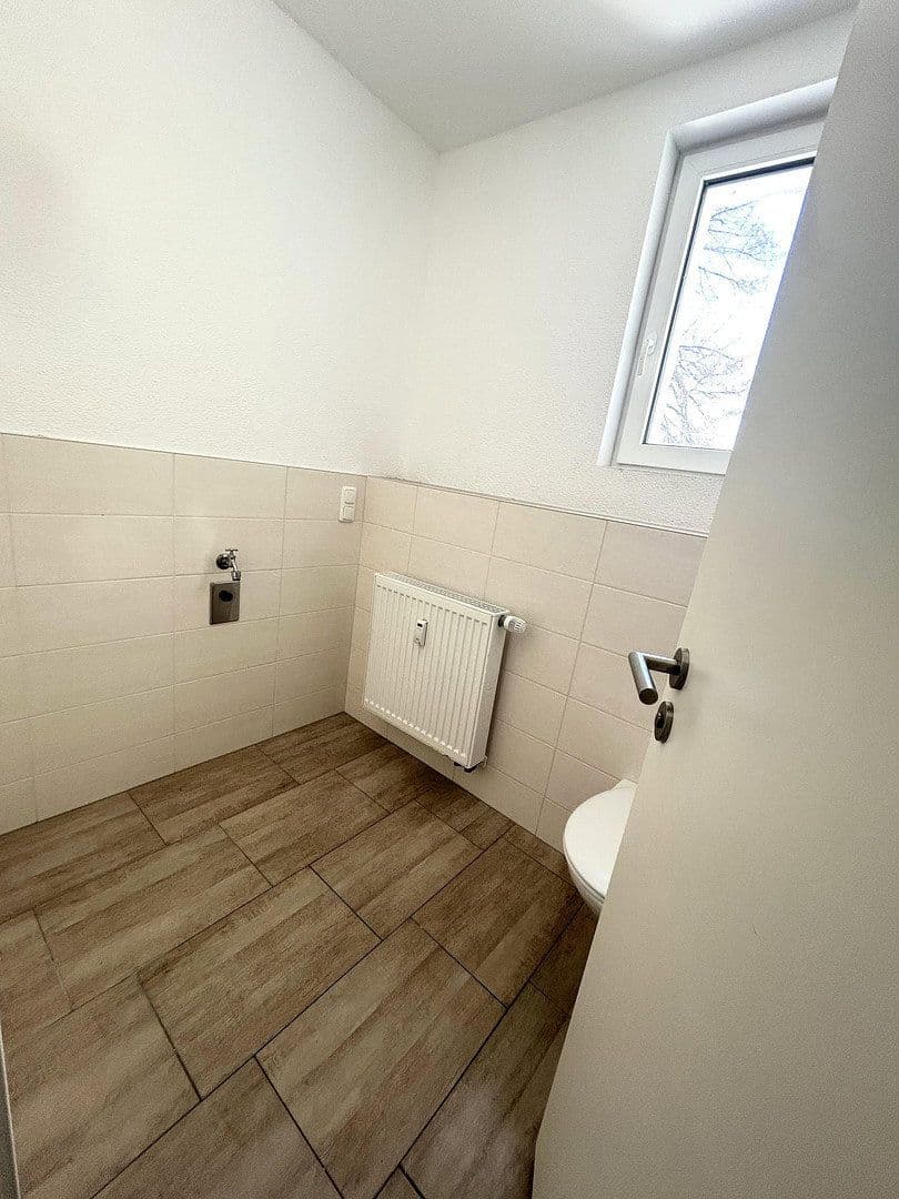 Prenájom bytu 4-izbový 95 m², Bernburgerstraße 16, Dessau-Roßlau, Sasko-Anhaltsko Prenájom bytu 4-izbový 95 m², Bernburgerstraße 16, Dessau-Roßlau, Sasko-Anhaltsko