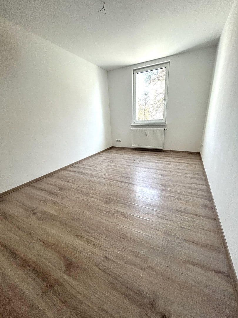 Prenájom bytu 4-izbový 95 m², Bernburgerstraße 16, Dessau-Roßlau, Sasko-Anhaltsko Prenájom bytu 4-izbový 95 m², Bernburgerstraße 16, Dessau-Roßlau, Sasko-Anhaltsko
