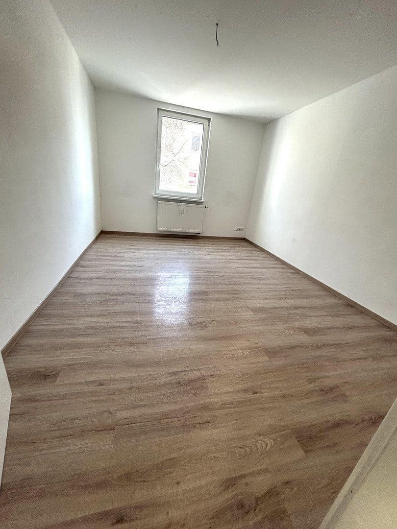 Prenájom bytu 4-izbový 95 m², Bernburgerstraße 16, Dessau-Roßlau, Sasko-Anhaltsko Prenájom bytu 4-izbový 95 m², Bernburgerstraße 16, Dessau-Roßlau, Sasko-Anhaltsko