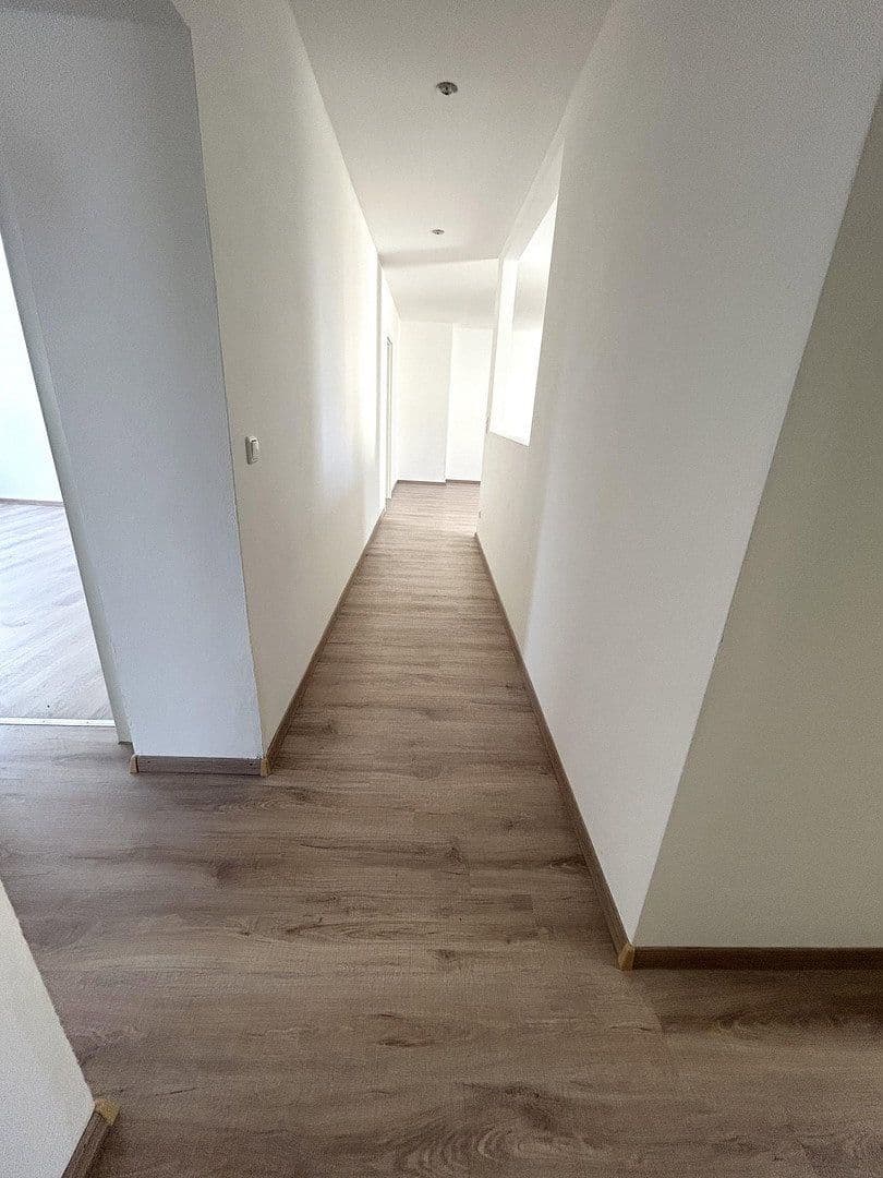 Prenájom bytu 4-izbový 95 m², Bernburgerstraße 16, Dessau-Roßlau, Sasko-Anhaltsko Prenájom bytu 4-izbový 95 m², Bernburgerstraße 16, Dessau-Roßlau, Sasko-Anhaltsko