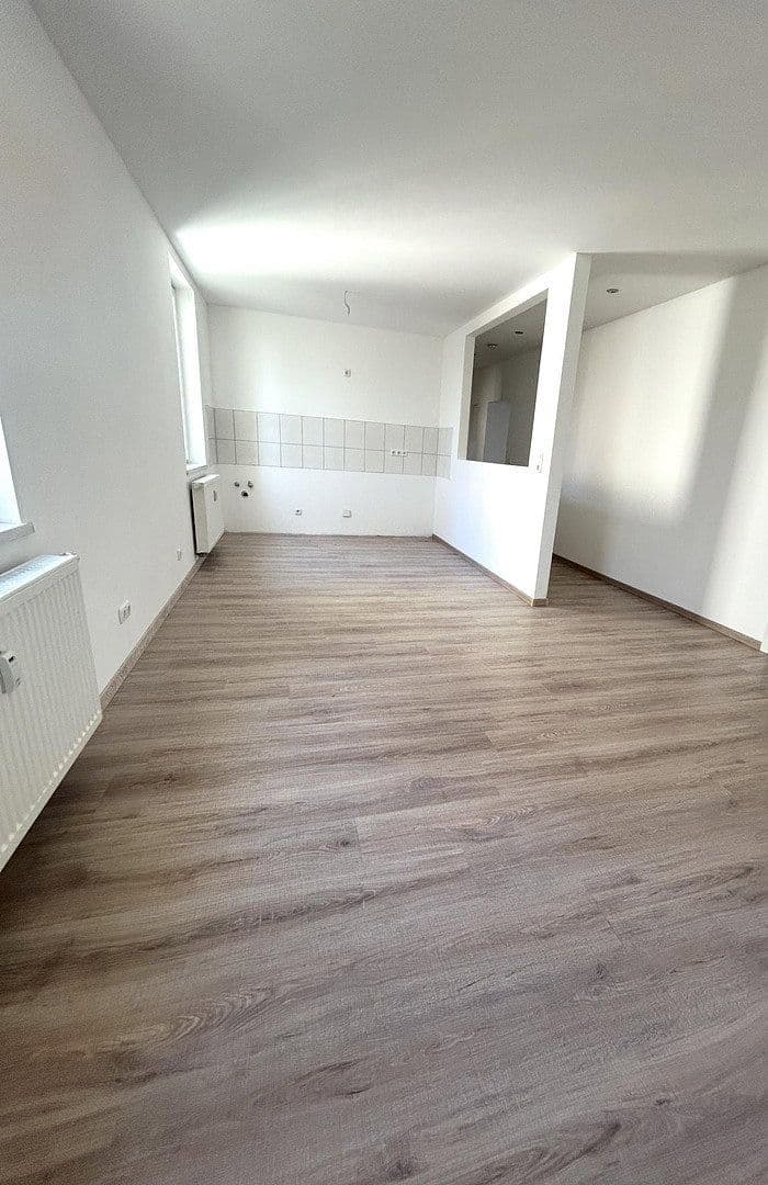 Prenájom bytu 4-izbový 95 m², Bernburgerstraße 16, Dessau-Roßlau, Sasko-Anhaltsko Prenájom bytu 4-izbový 95 m², Bernburgerstraße 16, Dessau-Roßlau, Sasko-Anhaltsko