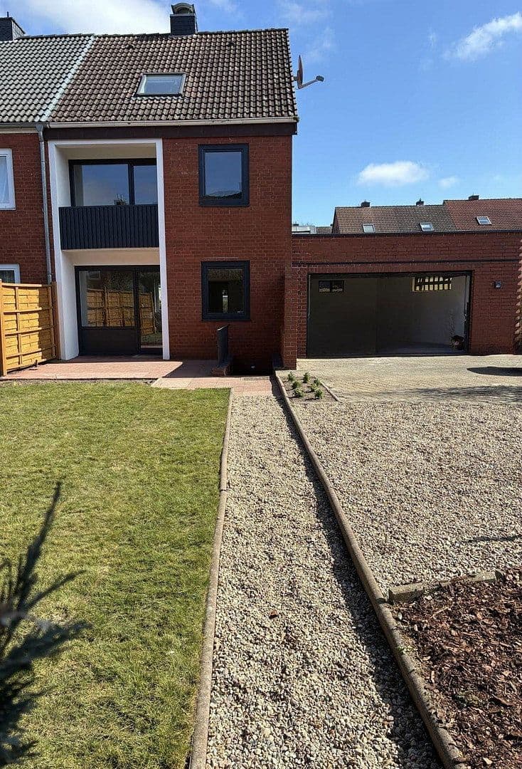 Predaj domu 120 m², pozemek 384 m², Lüneburg, Dolné Sasko Predaj domu 120 m², pozemek 384 m², Lüneburg, Dolné Sasko