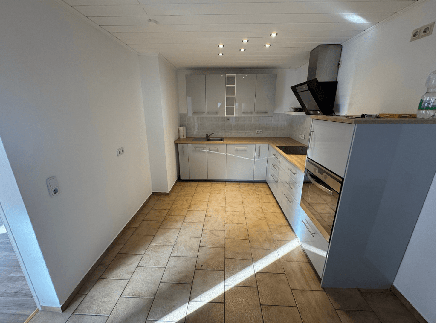 Prenájom bytu 4-izbový 120 m², Neuberg, Hesensko Prenájom bytu 4-izbový 120 m², Neuberg, Hesensko