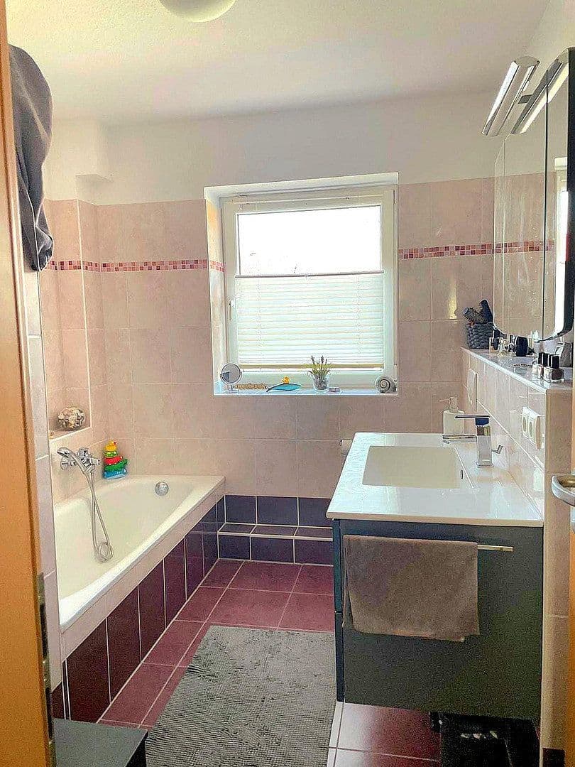 Predaj domu 147 m², pozemek 250 m², Kiel, Šlezvicko-Holštajnsko Predaj domu 147 m², pozemek 250 m², Kiel, Šlezvicko-Holštajnsko