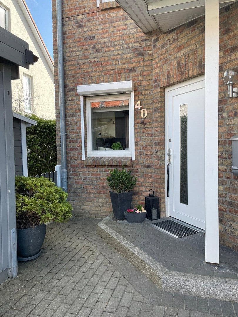 Predaj domu 147 m², pozemek 250 m², Kiel, Šlezvicko-Holštajnsko Predaj domu 147 m², pozemek 250 m², Kiel, Šlezvicko-Holštajnsko