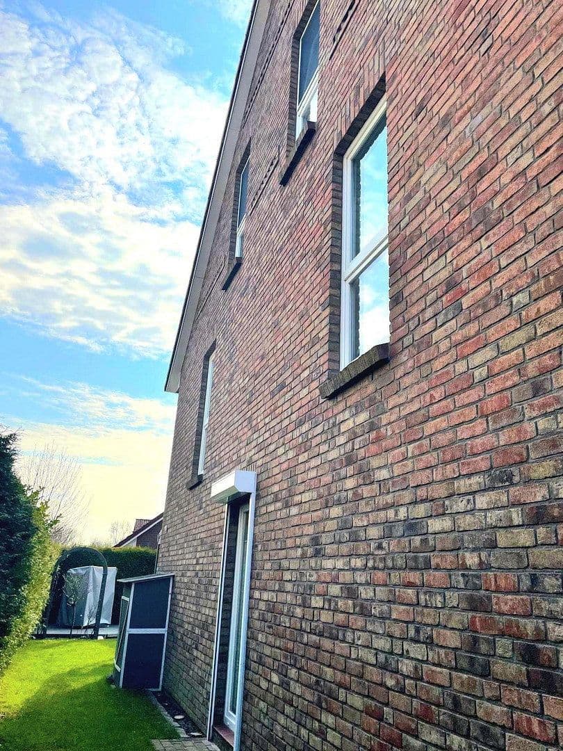 Predaj domu 147 m², pozemek 250 m², Kiel, Šlezvicko-Holštajnsko Predaj domu 147 m², pozemek 250 m², Kiel, Šlezvicko-Holštajnsko