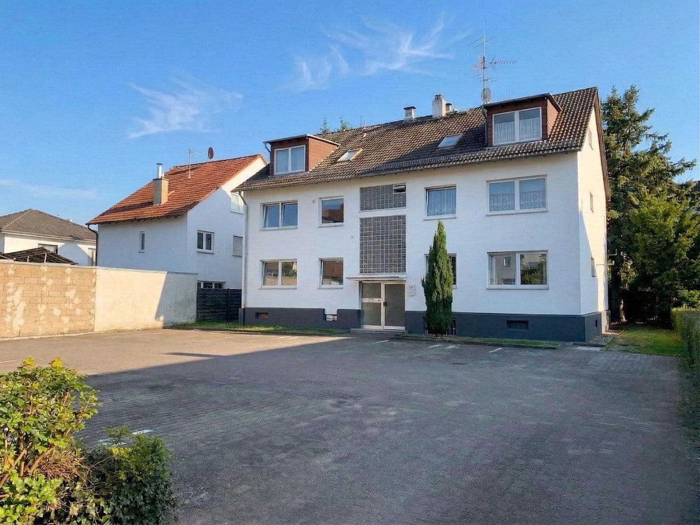 Prenájom bytu 2-izbový 60 m², Frankfurt-Zeilsheim, Hesensko Prenájom bytu 2-izbový 60 m², Frankfurt-Zeilsheim, Hesensko