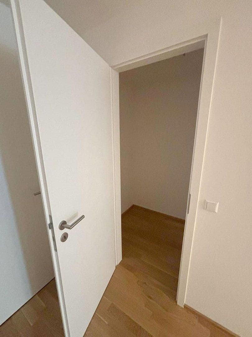 Predaj bytu 3-izbový 95 m², Baden-Baden, Bádensko-Wurttembersko Predaj bytu 3-izbový 95 m², Baden-Baden, Bádensko-Wurttembersko