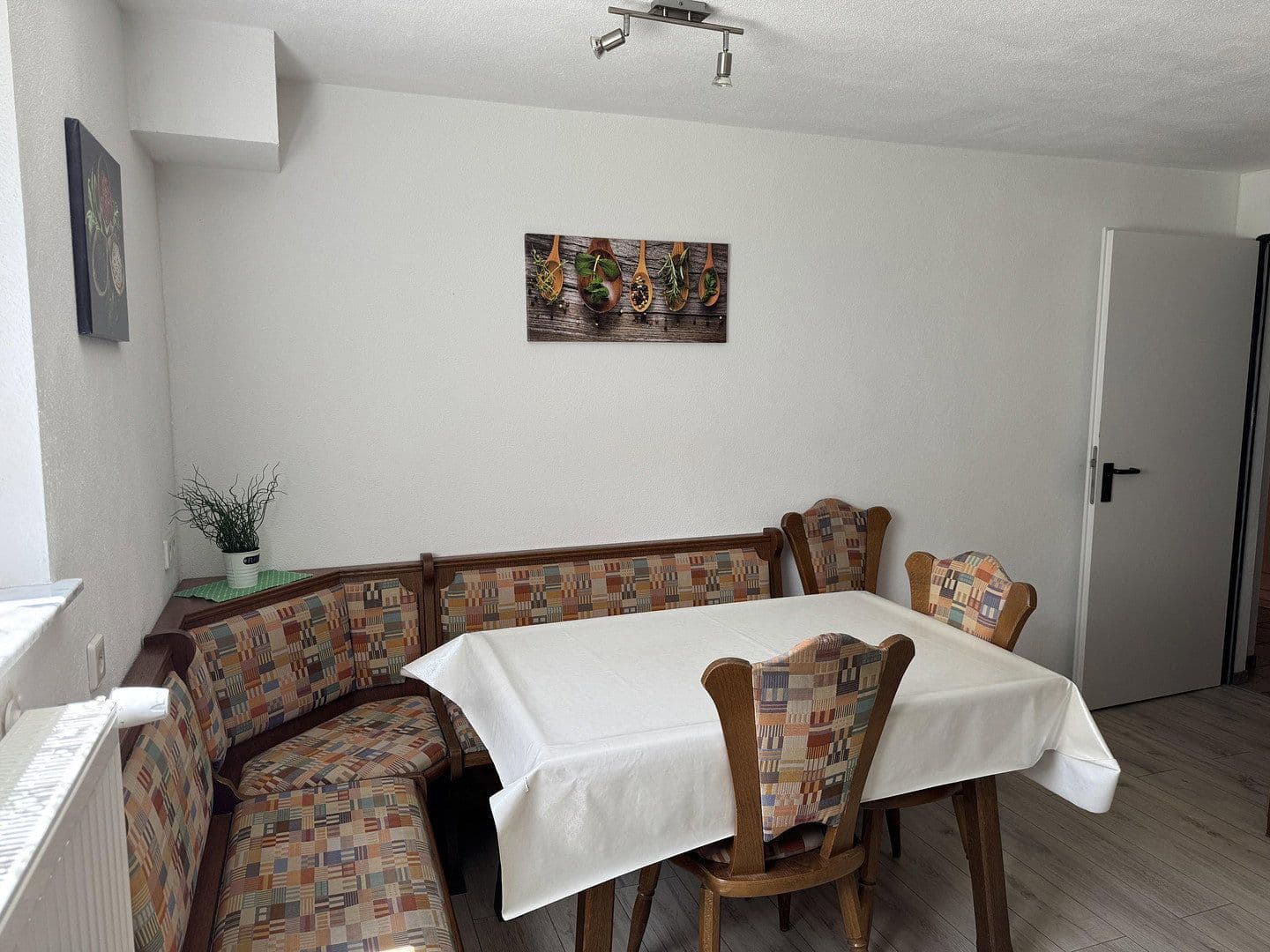 Predaj bytu 2-izbový 76 m², Metzinger Straße, Dettingen an der Erms, Bádensko-Wurttembersko Predaj bytu 2-izbový 76 m², Metzinger Straße, Dettingen an der Erms, Bádensko-Wurttembersko