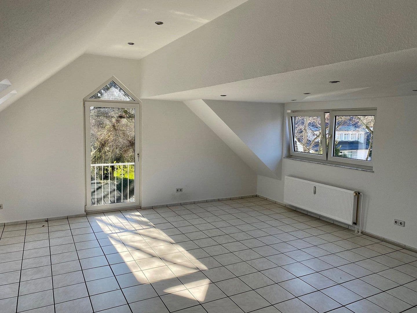 Prenájom bytu 2-izbový 68 m², Köln, Severné Porýnie - Westfálsko Prenájom bytu 2-izbový 68 m², Köln, Severné Porýnie - Westfálsko